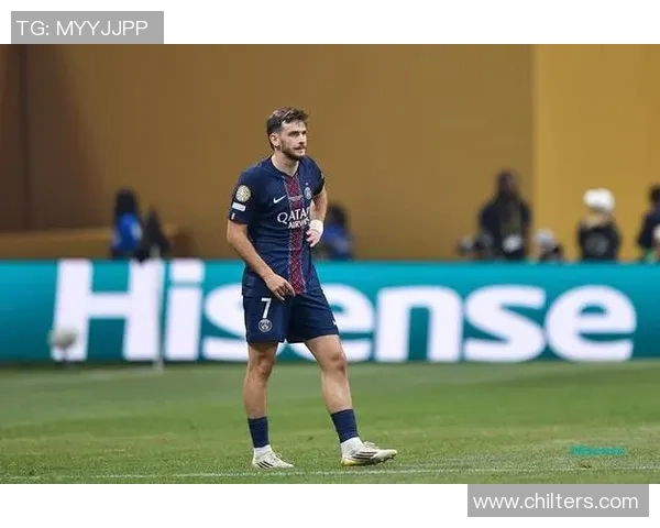 帅气水货足球球星逆袭之路从天才新星到球场边缘的命运转折